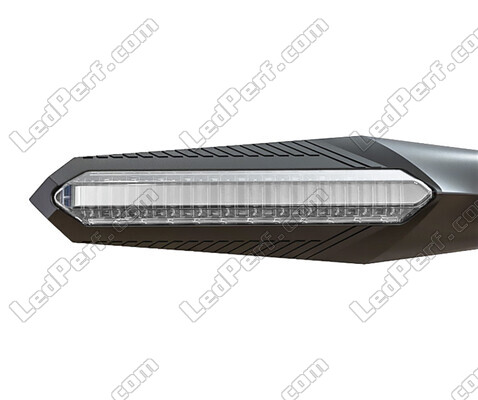 Vooraanzicht van dynamische LED-knipperlichten met Dagrijverlichting voor Suzuki GSR 600